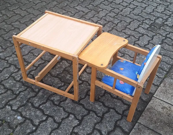 Stuhl und Tischchen einzeln zu verwenden