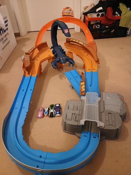 Skorpion Hot Wheel Bahn